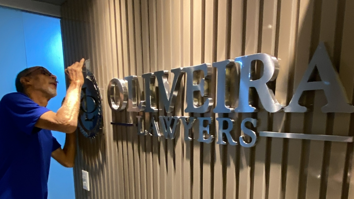 OLIVEIRA LAWERS — acrílico espelhado